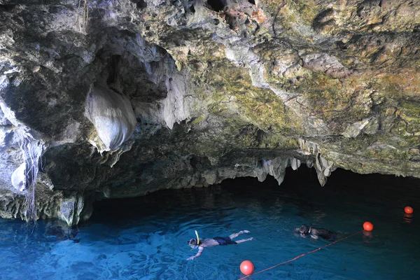 Grand cenote in Yucatan, Mexico. — Stock Photo, Image