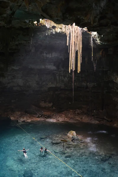 Cenote Samula in Yucatan peninsula, Mexico. — Stock Photo, Image