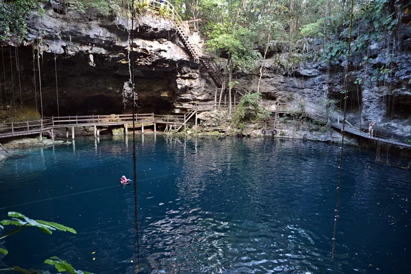 X-Canche cenote in Yucatan penium, Mexico . — стоковое фото