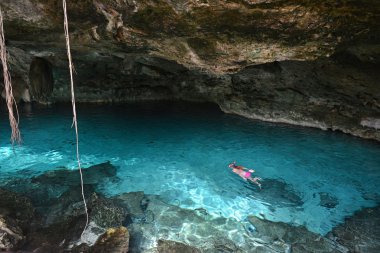 Hipotermik Dos Ojos Yucatan Yarımadası'nda, Meksika.