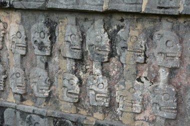 Chichen Itza Tzompantli duvar kafatasları (kafatası Tapınağı), M