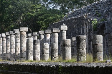 Chichen Itza Maya Arkeolojik Sit harabelerde.