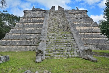 Rahibin mezarı. Chichen Itz Maya Arkeolojik Sit