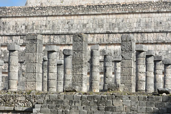 Mercado y mil columnas Sitio arqueológico maya de Ch —  Fotos de Stock