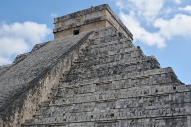 Kukulkan Tapınağı, Chichen Itza 'da piramit, Yucatan, Meksika. 