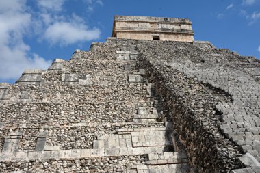 Kukulkan Tapınağı, Chichen Itza 'da piramit, Yucatan, Meksika. 
