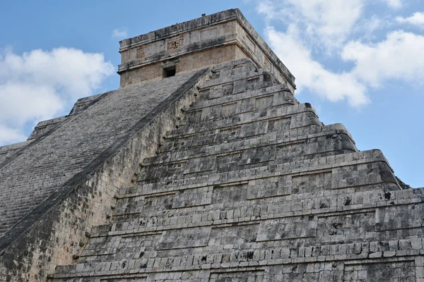 Tempel von Kukulkan, Pyramide in Chichen Itza, Yucatan, Mexiko. — Stockfoto