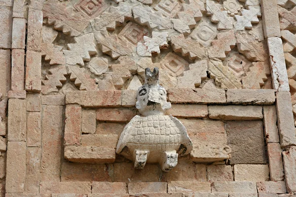 Podrobnosti o mayské architektury sousedily s nádhernými stylu - Uxmal, Mexiko. — Stock fotografie