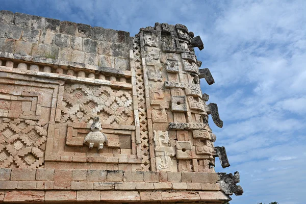 รายละเอียดของสไตล์สถาปัตยกรรม Mayan Puuc - Uxmal, Mexico . — ภาพถ่ายสต็อก