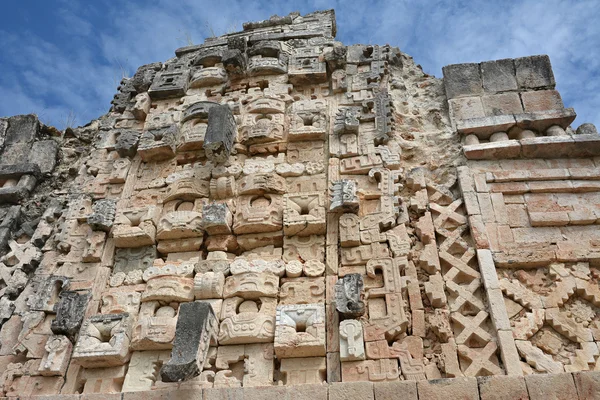 Λεπτομέρειες του στυλ των Μάγια Puuc αρχιτεκτονική - Uxmal, Μεξικό. — Φωτογραφία Αρχείου