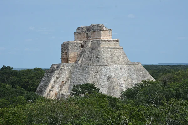 A Pirâmide do Mágico, Uxmal, Península do Yucatán, México . — Fotografia de Stock