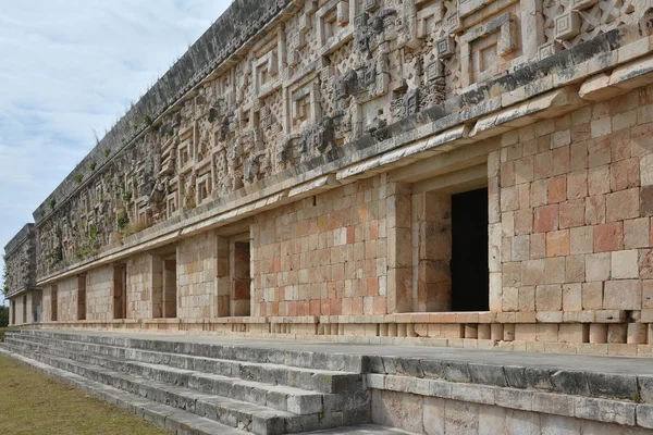 Místodržitelský palác - Uxmal, poloostrov Yucatán, Mexiko. — Stock fotografie