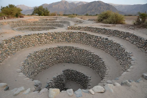 Pozos antiguos cerca de la ciudad Nazca. Perú . — Foto de Stock