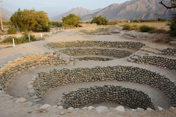 Pozos antiguos cerca de la ciudad Nazca. Perú . — Foto de Stock
