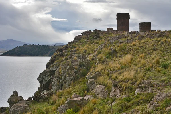 Sillustani 十三陵镇普诺，秘鲁附近的秘鲁安第斯山脉. — 图库照片