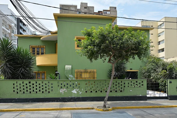 Πολύχρωμο σπίτι Miraflores στη Λίμα, Περού. — Φωτογραφία Αρχείου