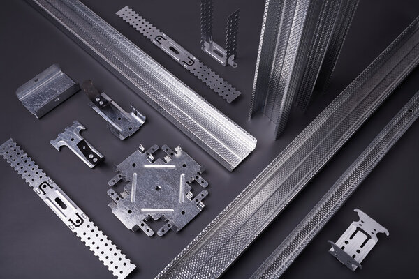 Комплект строительных профилей и приспособлений
