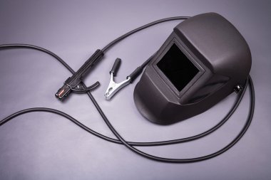 Yüksek gerilim telleri ve kaynak maskesi