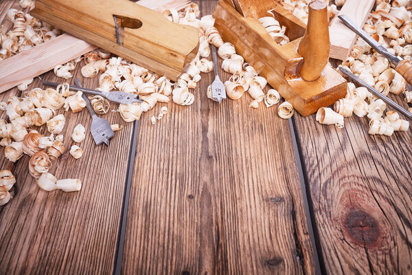 Processing of wood a plane