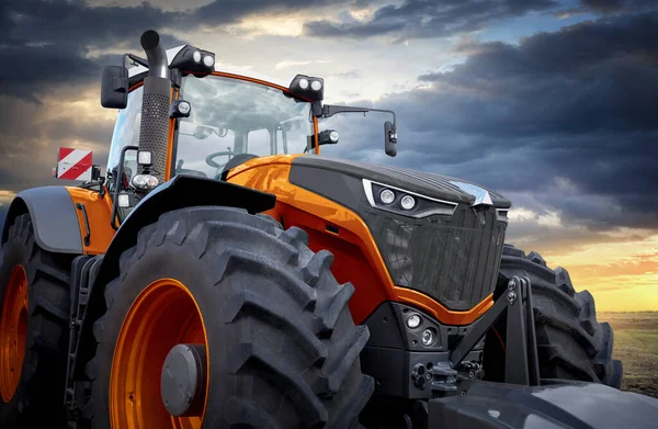 Moderne Traktoren Bei Der Feldarbeit Landmaschinen Hintergrund Des Sonnenuntergangs Aus — Stockfoto
