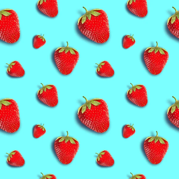 多汁的草莓在明亮的背景 无缝隙背景 — 图库照片