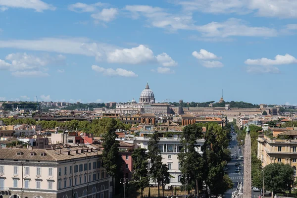 Uitzicht over Rome vanaf de hoge, Italië — Stockfoto