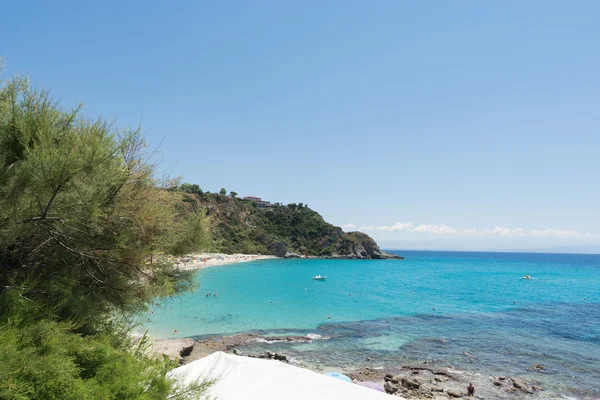 Spiaggia di Groticelle vicino a Tropea, Calabria, Italia . — Foto Stock