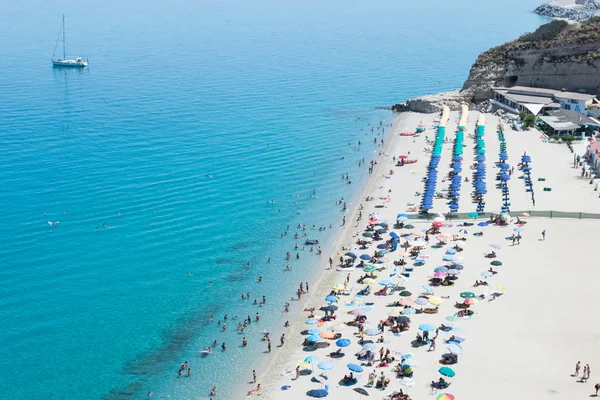 Волшебный пляж в Тропеа, Калабрия, Италия — стоковое фото