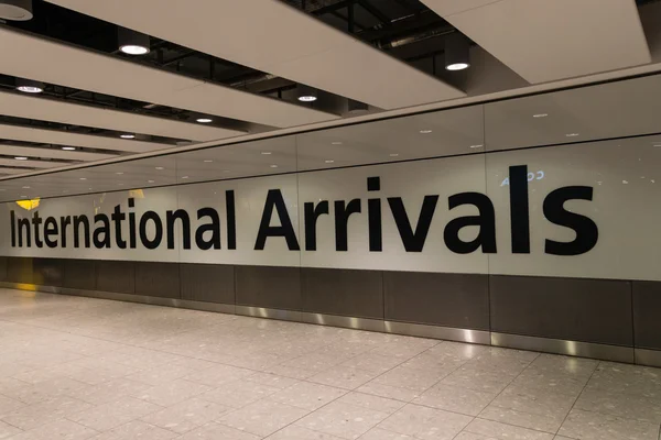 İç Heathrow Havaalanı Terminal 5 gelenler, Londra, İngiltere