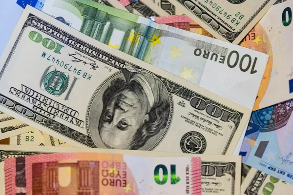欧元和美元钞票 — 图库照片