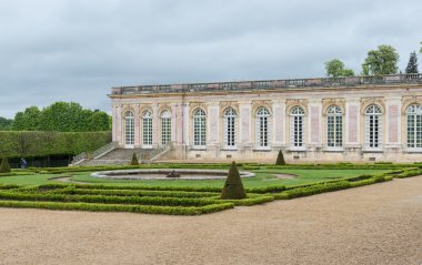 Versailles Grand Trianon dış görünümü.