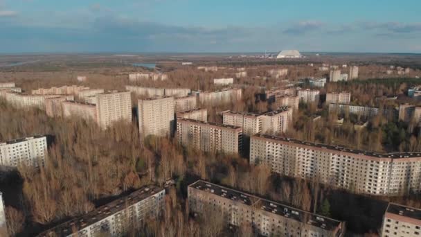 Pemandangan Kota Hantu Pripyat Dengan Pembangkit Listrik Tenaga Nuklir Chernobyl — Stok Video