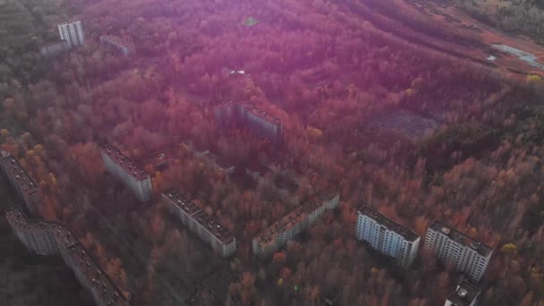 Vista Ciudad Fantasma Pripyat Con Central Nuclear Chernobyl Sarcófago Fondo — Vídeo de stock