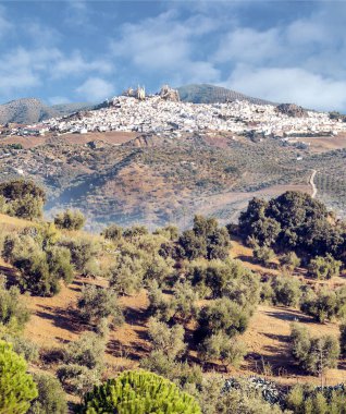 Endülüs 'ün beyaz kenti Olvera