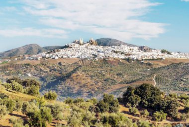 Endülüs 'ün beyaz kenti Olvera