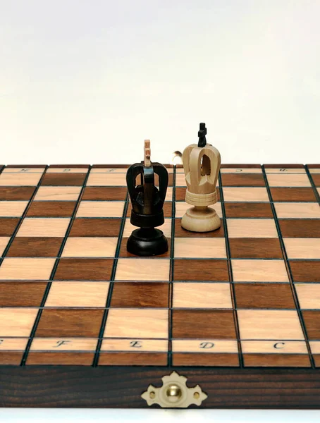 Šachové Figurky Dřevěné Desce — Stock fotografie