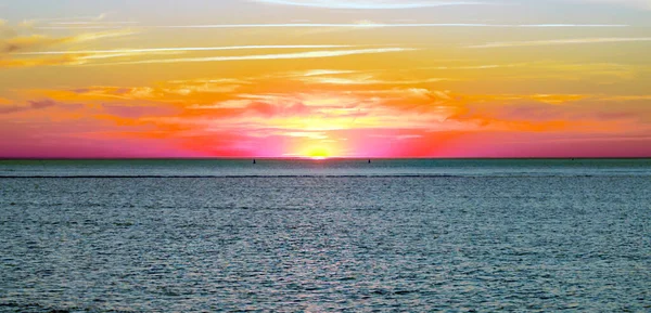 Okyanusun Üzerinde Gün Batımı — Stok fotoğraf