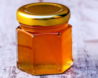 Etrafı taşralılarla çevrili fındıklı