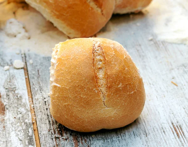 Pão Cercado Por Fundo Rústico — Fotografia de Stock