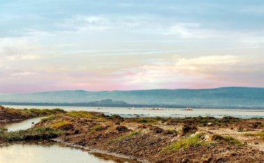 Afrika 'da gün batımında Kenya Gölü