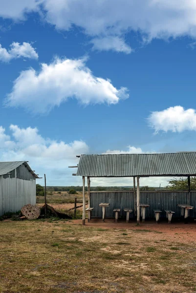Chudák Vesnice Keňa Slunečného Dne Jeho Africká Krajina — Stock fotografie