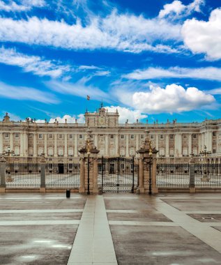 Madrid Binaları Güneşli bir günde İspanya 'nın başkenti