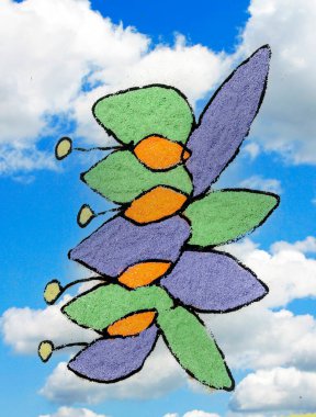 Fonda çiçekler olan resmi bahçe.