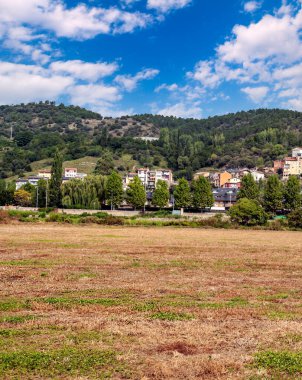 Katalonya 'nın kırsal kesimindeki Pirenes Dağları