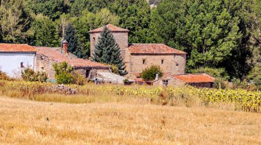 Katalonya 'nın kırsal kesimindeki Pirenes Dağları