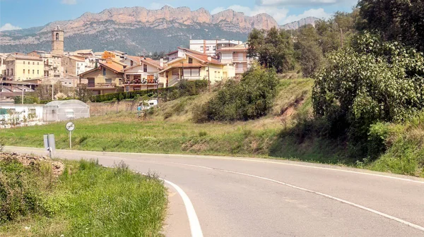 Katalonya 'nın kırsal kesimindeki Pirenes Dağları