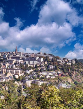 Bulutlu bir günde Rodez 'in Fransa' daki hava manzarası