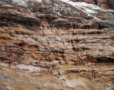 Bulutlu bir günde İsviçre 'de Avrupa Alpleri.