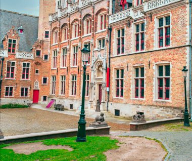 Brugge Caddesi, Belçika Bulutlu bir günde