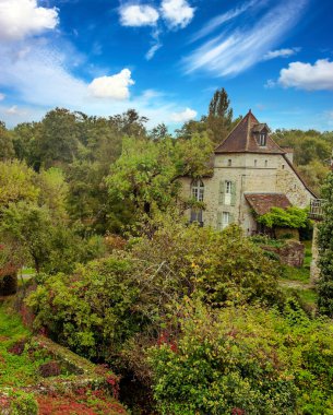 Fransa 'da bulutlu bir günde Aquitaine tarlaları